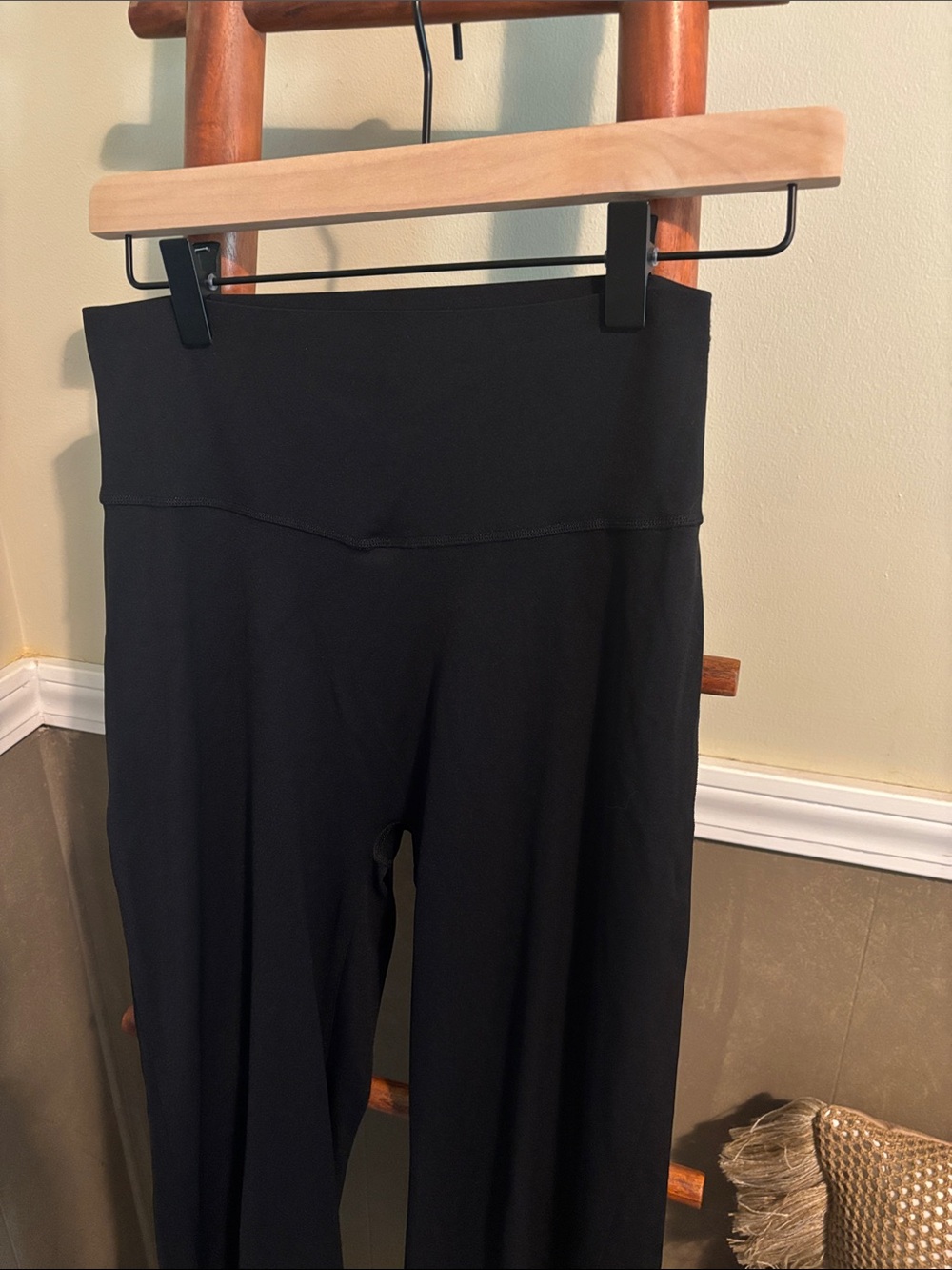 Victoria’s Secret Elevate Flare Legging Black Legging VSX High-Waisted - Picture 3 of 12